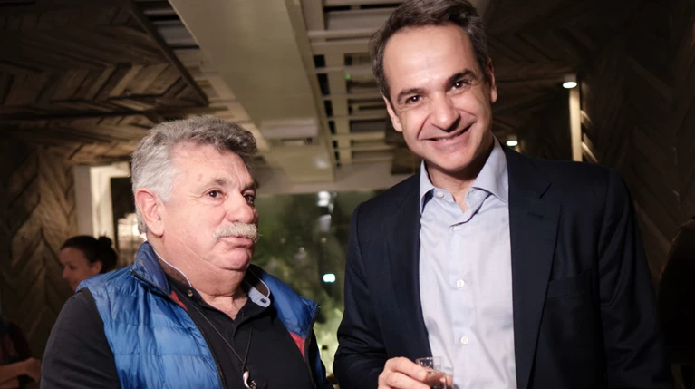 Ο Μητσοτάκης στη «Σχεδία» με τον σεφ Λαζάρου & δημοσιογράφους