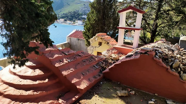 Καταπλακώθηκε απο βράχους το μοναστήρι του Αγίου Μερκουρίου στη Σύμη
