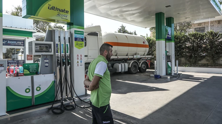 Ανοδο της τιμής του πετρελαίου προκαλεί η εκτέλεση του Ιρανού στρατηγού