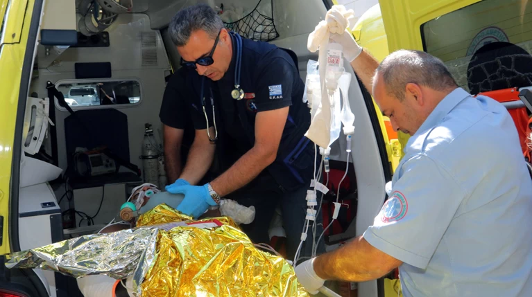 Υπέστη εγκαύματα όταν άναψε τσιγάρο δίπλα από φιάλη οξυγόνου