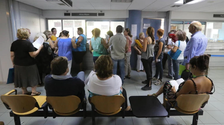 Μείωση εισφορών: Πόσα θα πληρώνουν οι ελεύθεροι επαγγελματίες