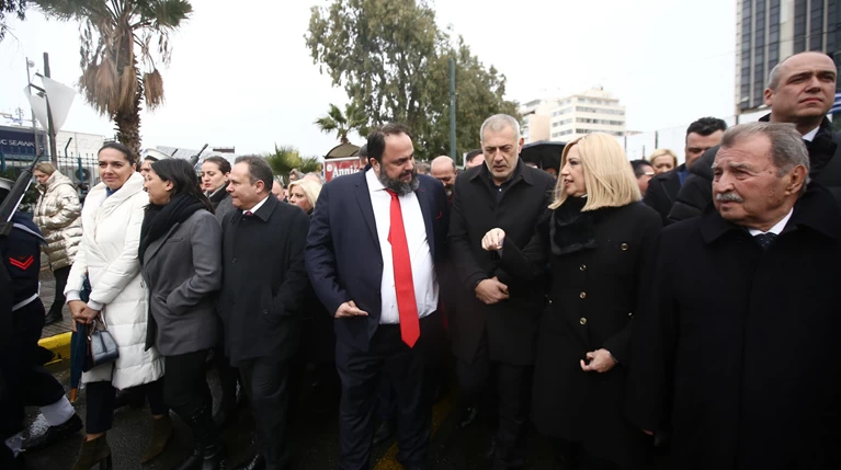 Γεννηματά, Μώραλης και Μαρινάκης στα Θεοφάνεια στον Πειραιά