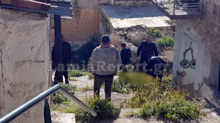 Απανθρακωμένο πτώμα εντοπίστηκε στο κέντρο της Λαμίας