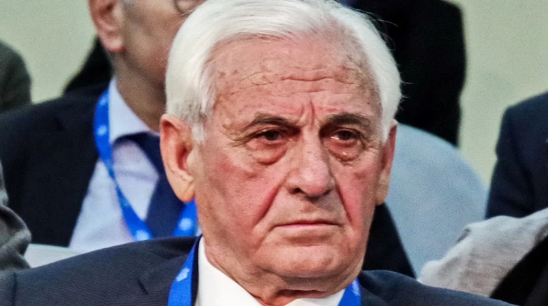 Η αυτοκρατορία που έχτισε ο Νιτσιάκος ξεκινώντας με δανεικά