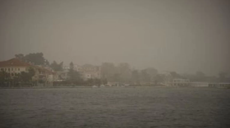 Έρχεται βαρομετρικό χαμηλό με βροχές και αφρικανική σκόνη
