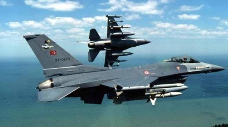 Νέες τουρκικές παραβιάσεις πάνω από τους Φούρνους