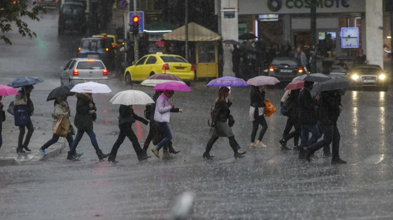 Αυξημένες νεφώσεις και βροχές, 8 μποφόρ στα πελάγη