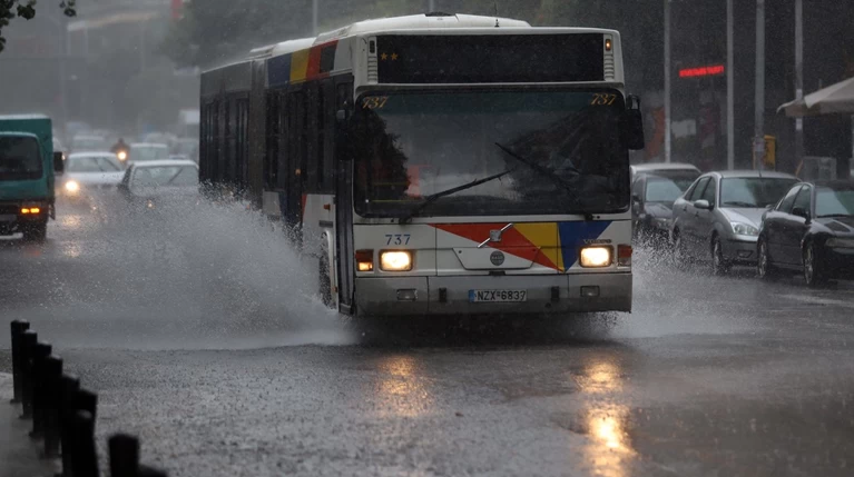 Κρύο, βροχές και τοπικές χιονοπτώσεις τη Δευτέρα