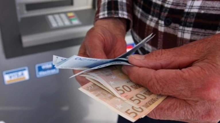 Αυξήσεις από 7,7 έως 240 ευρώ στις συντάξεις - Αναλυτικοί πίνακες