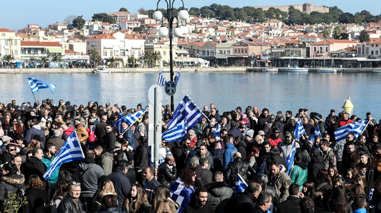 Mηταράκης για μεταναστευτικό : Κλειστά κέντρα & επιστροφές