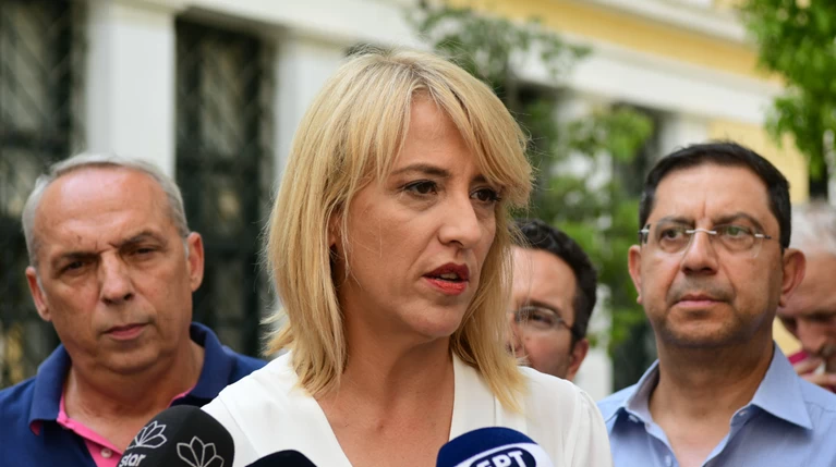 Απούσα η Ρένα Δούρου από τη δίκη για τη φονική πλημμύρα της Μάνδρας...