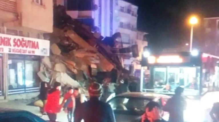 Λέκκας: Ο σεισμός ήταν επιφανειακός & φοβόμαστε μεγάλες ζημιές