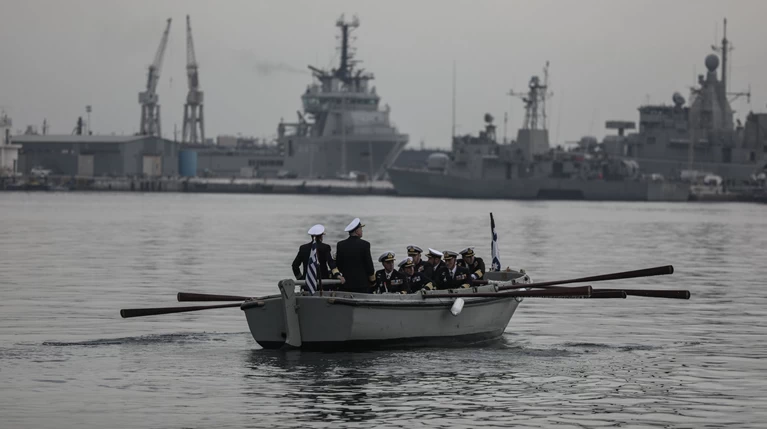 Γιατί ο αρχηγός Στόλου αποχώρησε με βάρκα και κωπηλάτες- Το τελετουργικό
