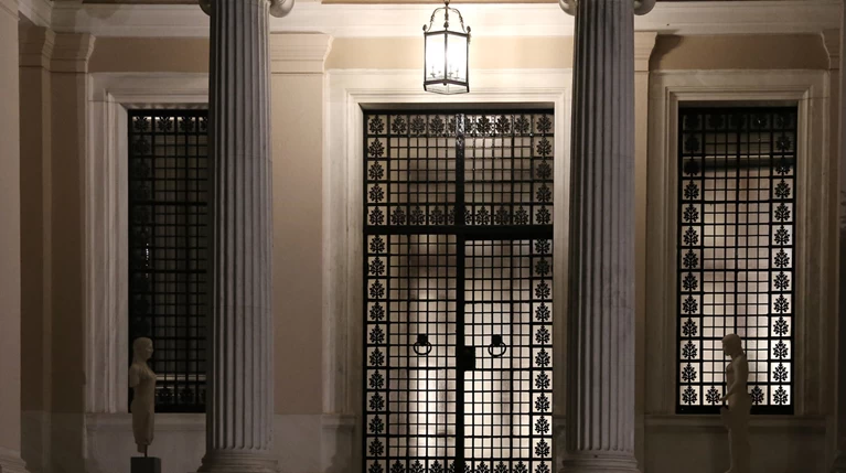 Μαξίμου: Υπεράνω ομάδων η κυβέρνηση - Λαϊκισμός από ΣΥΡΙΖΑ