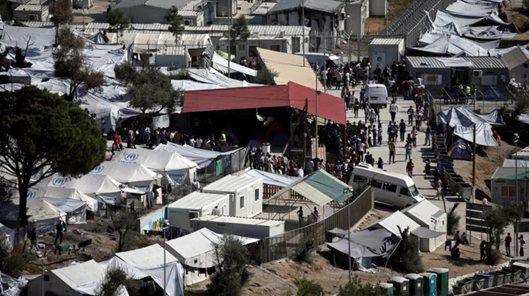 Συνελήφθη 17χρονος για το μαχαίρωμα δύο ανήλικων προσφύγων στη Μόρια