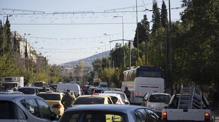 Μποτιλιάρισμα στην Περιφερειακή Οδό Καρέα λόγω τροχαίου