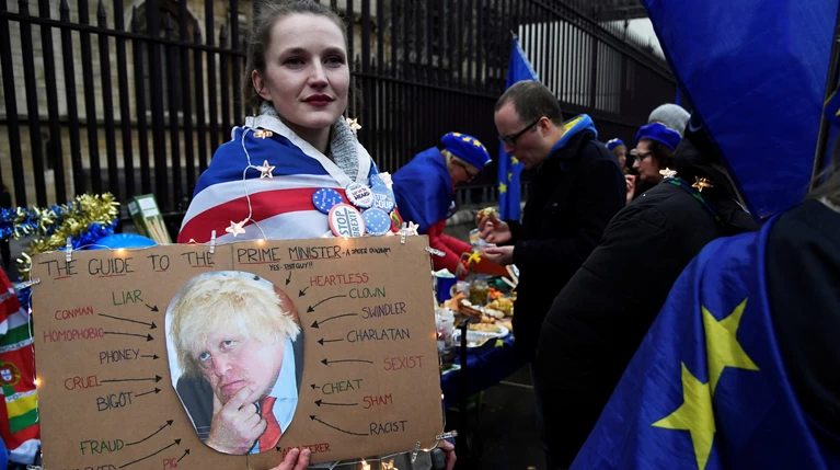 Brexit: Το σόου του Μπόρις Τζόνσον & οι αντιδιαδηλώσεις