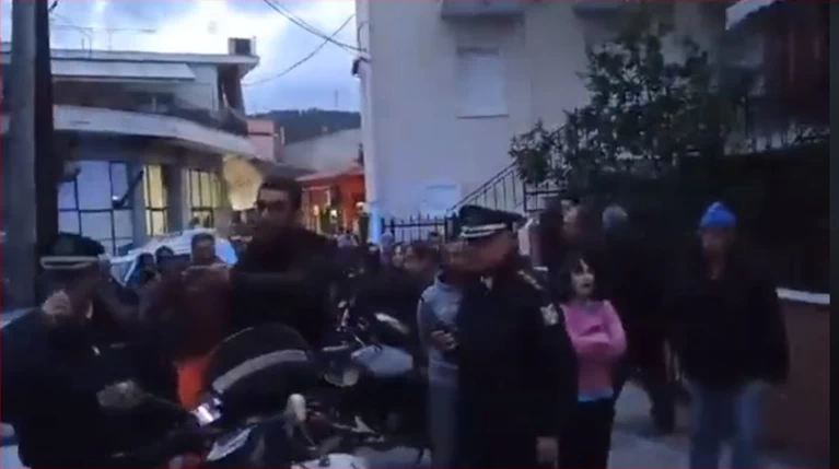 Νέα ένταση στη Μόρια: Κάτοικοι εναντίον προσφύγων μέσα στο χωριό