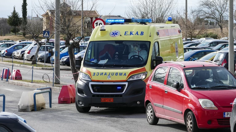 Τραγωδία στο Λουτράκι: Παρέσυρε 23χρονη και την εγκατέλειψε