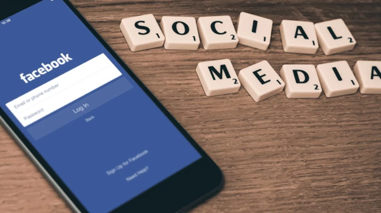 Ρωσία: Πρόστιμο 58.000 ευρώ στην Facebook για τα προσωπικά δεδομένα
