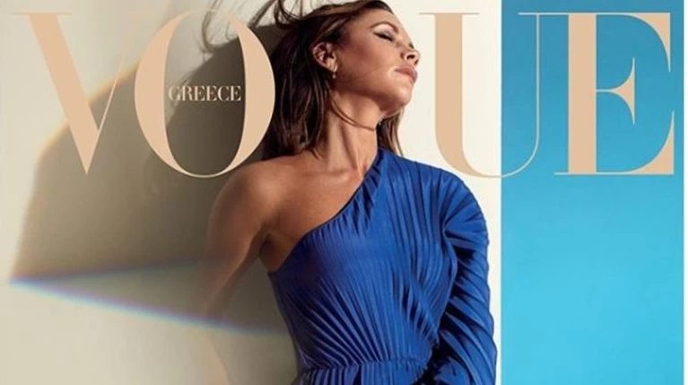 Η Βικτόρια Μπέκαμ στη Vogue με δημιουργία της Μαρέβας Μητσοτάκη