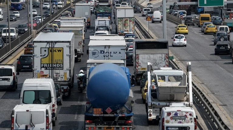 Κυκλοφοριακό «έμφραγμα» ξανά στον Κηφισό - Ακινητοποιήθηκε νταλίκα