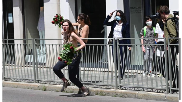 Τόπλες διαμαρτυρία στο Ελιζέ κατά του ανασχηματισμού Μακρόν [Εικόνες]