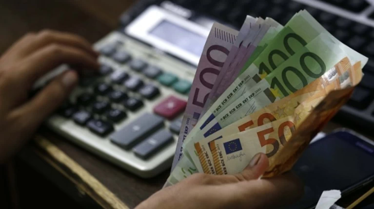 Μεγάλο κύκλωμα με πειραγμένες ταμειακές που διέγραφαν αποδείξεις