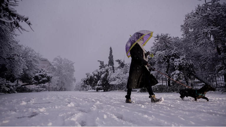 Αποτέλεσμα εικόνας για κακοκαιρία Μήδεια Αθήνα χιόνι διονυσιου αρεοπαγιτου