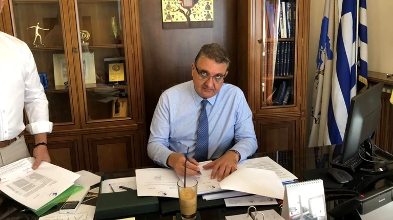 εξαδακτυλος