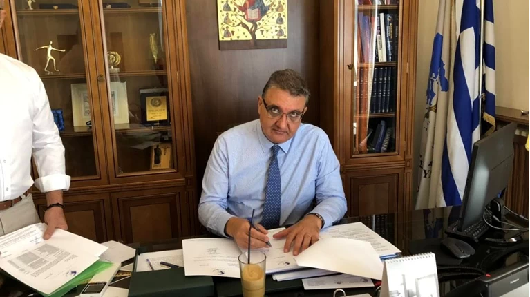 εξαδακτυλος