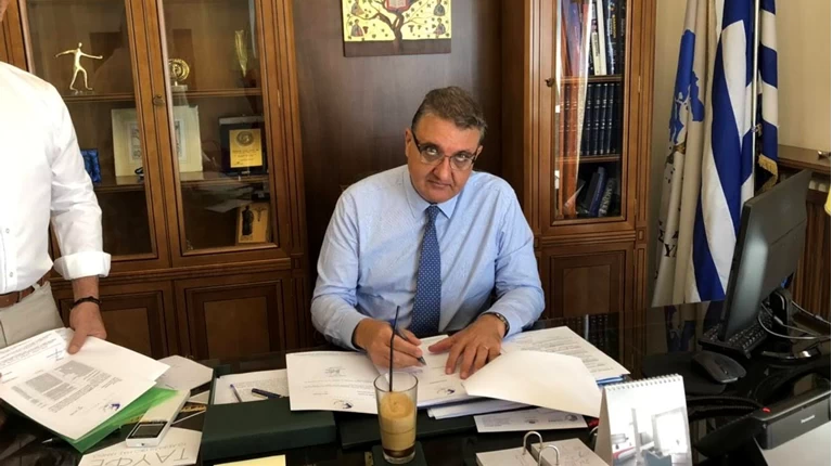 εξαδακτυλος