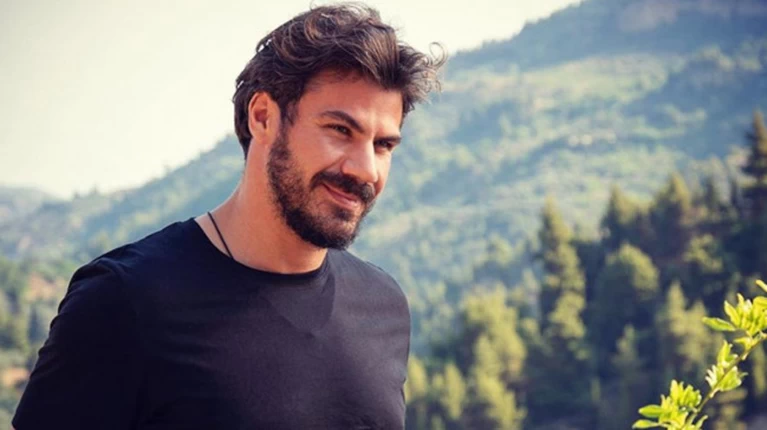Άκης Πετρετζίκης