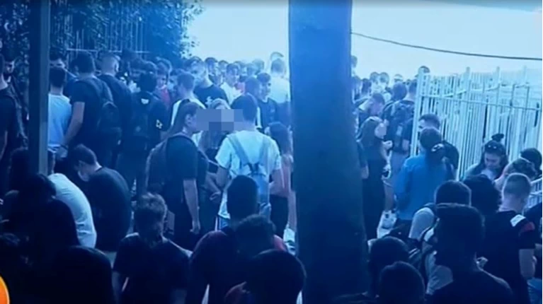 σχολειο - πειραιάς
