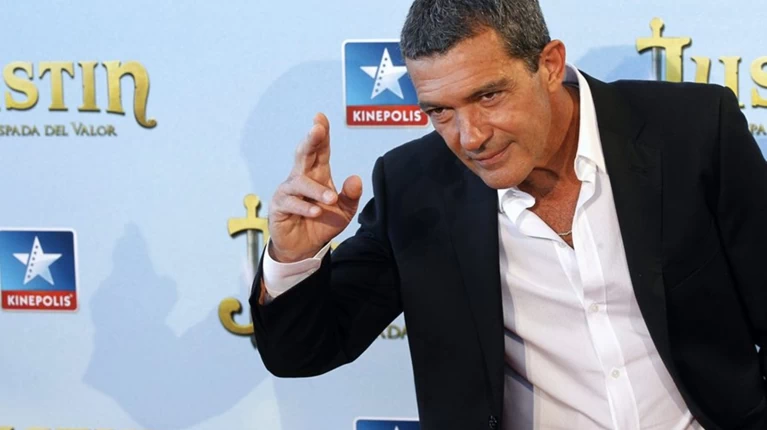 Αντόνιο Μπαντέρας: Χωρίς ρετούς, με μαγιό, στα 53 του!
