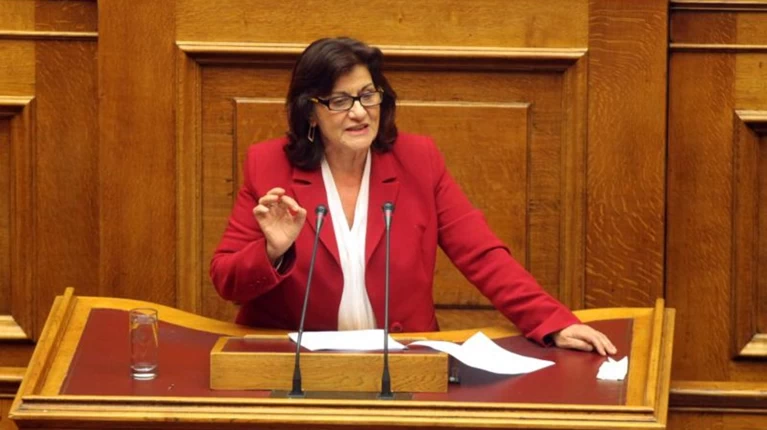 Θεανώ Φωτίου: Ελπίζω η κυβέρνησή μας να μην υπογράψει «συνταγή Μνημονίου»