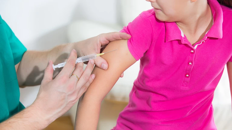 Υπ. Υγείας: Λύση σε 10 μέρες για την έλλειψη στα παιδικά εμβόλια