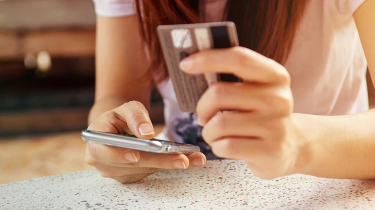 Μια εβδομάδα εκπτώσεις στις online αγορές α λα Cyber Monday