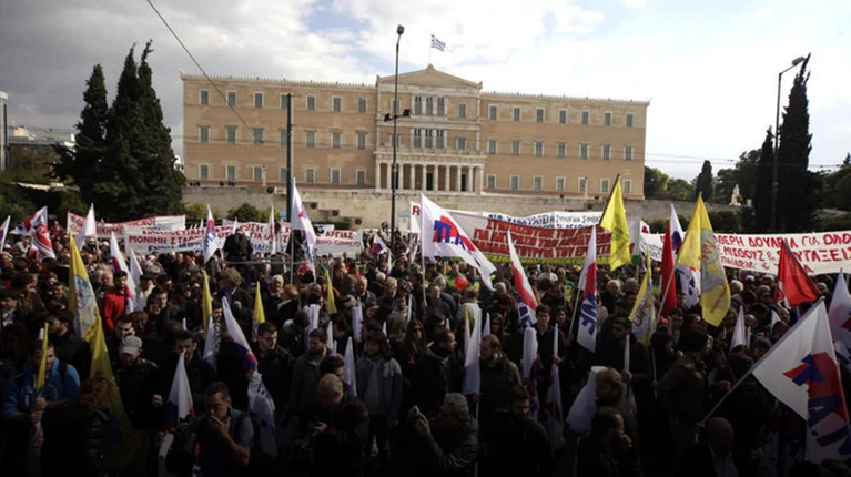 Βήμα πίσω από Αχτσιόγλου για απεργίες, επιμένουν ΑΔΕΔΥ - ΠΑΜΕ