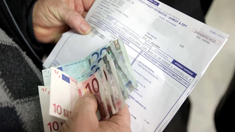 Και παρέμβαση ΡΑΕ για τις πληρωμές λογαριασμών ΔΕΗ μέσω ΕΛΤΑ