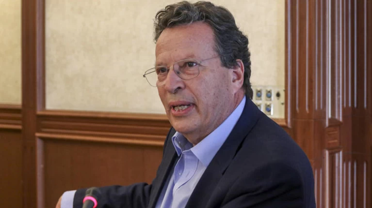 Ο Γιώργος Κύρτσος έγραψε βιβλίο και αυτοαποθεώνεται - Η Έλενα Ακρίτα απαντά  | Ελλάδα Ειδήσεις