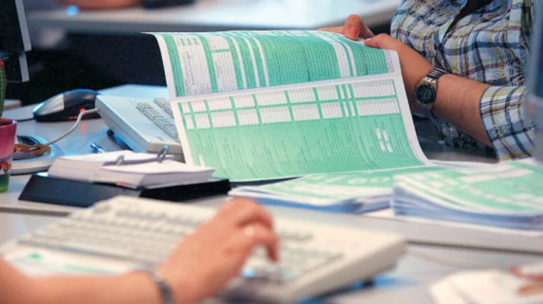 Λήγει σήμερα 29 Ιουλίου η προθεσμία υποβολής των φορολογικών δηλώσεων