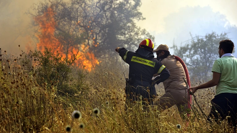 Σε εξέλιξη δασική πυρκαγιά στους Γαργαλιάνους