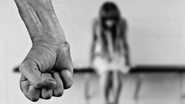 Αυξημένη κατά 34,45% η ενδοοικογενειακή βία πανελλαδικά