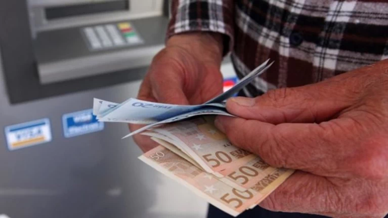 Αυξήσεις από 7,7 έως 240 ευρώ στις συντάξεις - Αναλυτικοί πίνακες