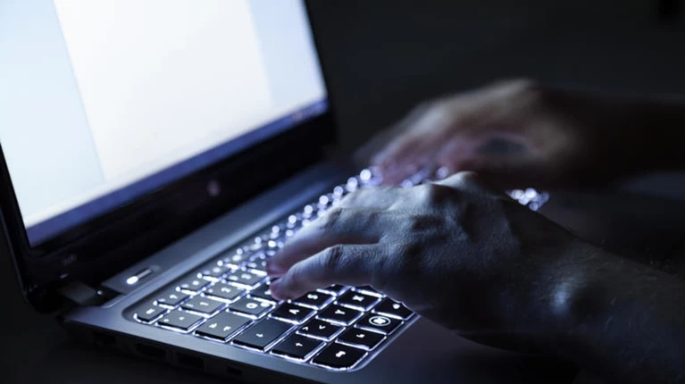 Μάστιγα το «sextortion» μέσω διαδικτύου - Η ΕΛΑΣ προειδοποιεί