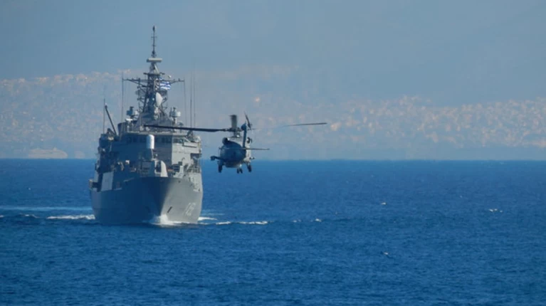 Εντυπωσιακές εικόνες από τις ασκήσεις του ΠΝ στο Αιγαίο