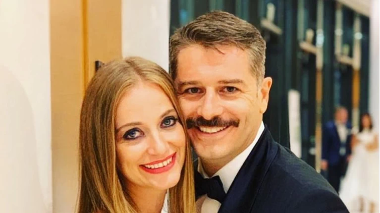 Η ανατρεπτική πρόταση γάμου του Αλ.Μπουρδούμη στη Λένα Δροσάκη - Βίντεο