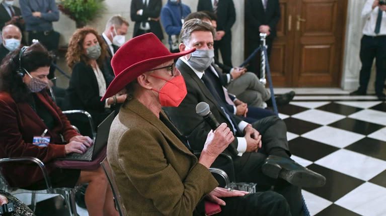Ingeborg Beugel: Η δημοσιογράφος που εξόργισε τον Μητσοτάκη - Είχε... | Πολιτική Ειδήσεις