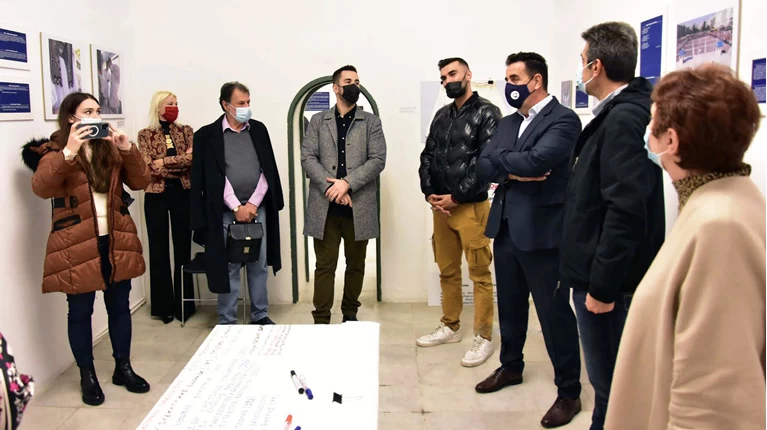 Εκθεση για Εύζωνες